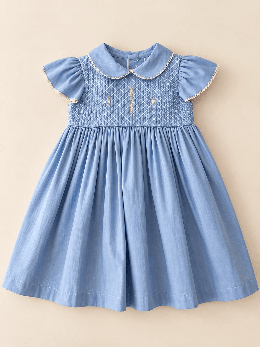 Vestido Bebê Bordado — Azul — Vestido azul com bordado floral e acabamento rosa