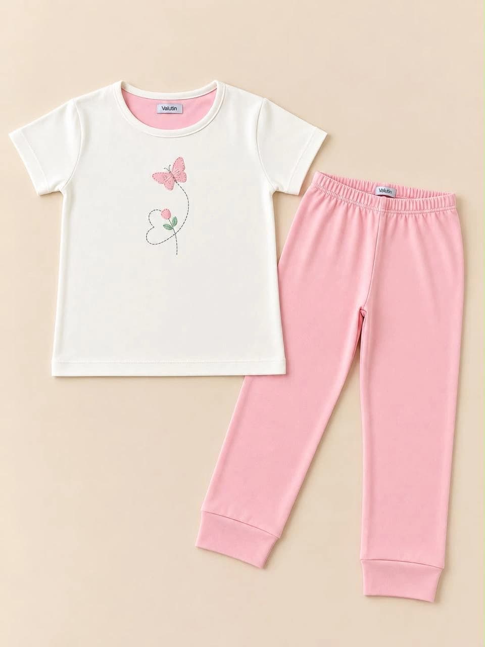 Pijama Borboleta — Rosa — Camiseta com bordado de borboleta e flor e calça rosa