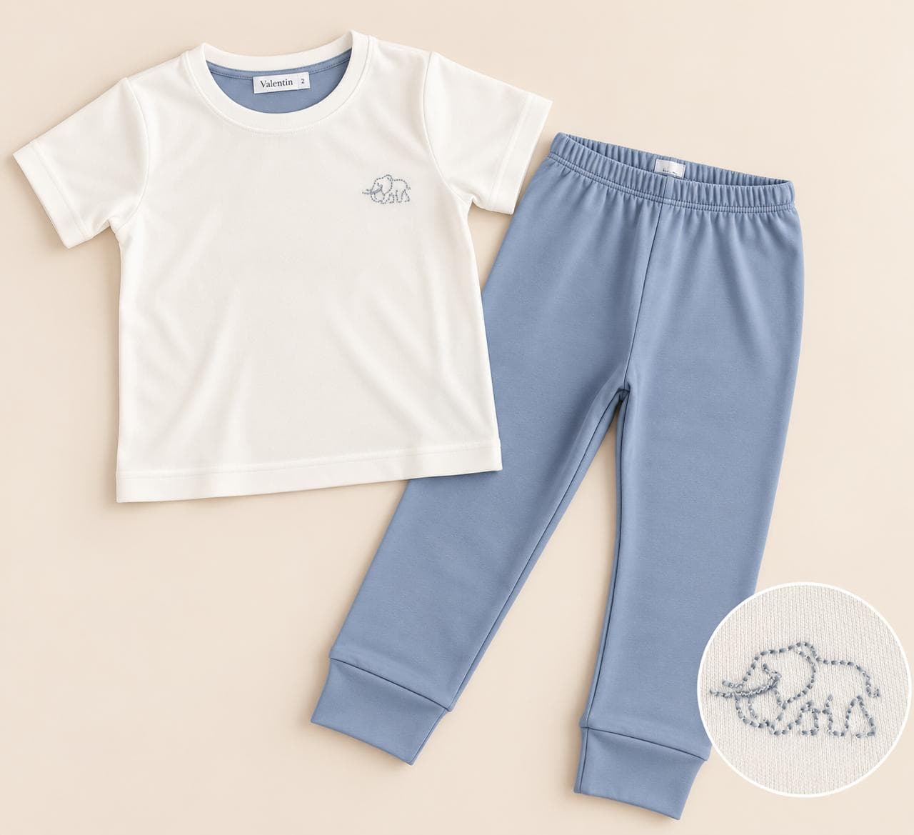 Pijama Elefantinho — Azul — Camiseta com bordado de elefantinho e calça azul