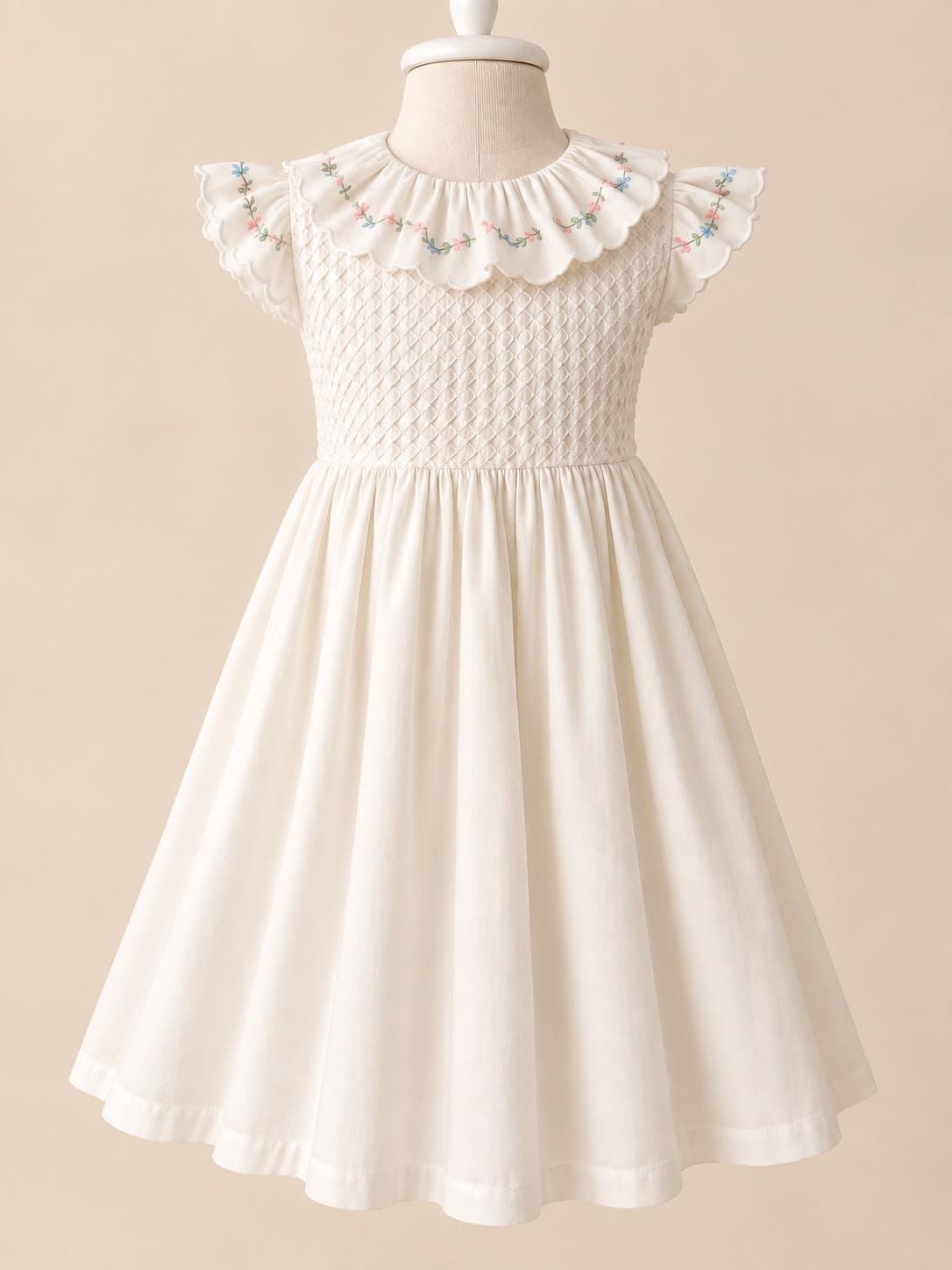 Vestido Algodão Bordado — Frente