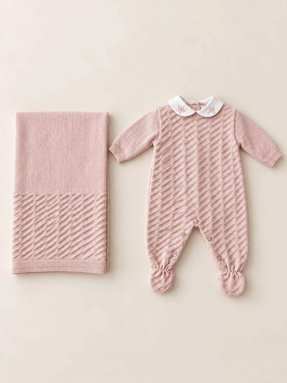 Conjunto Bernardo Rosa — 3 Peças — Conjunto Bernardo rosa de 3 peças, com manta incluída no preço